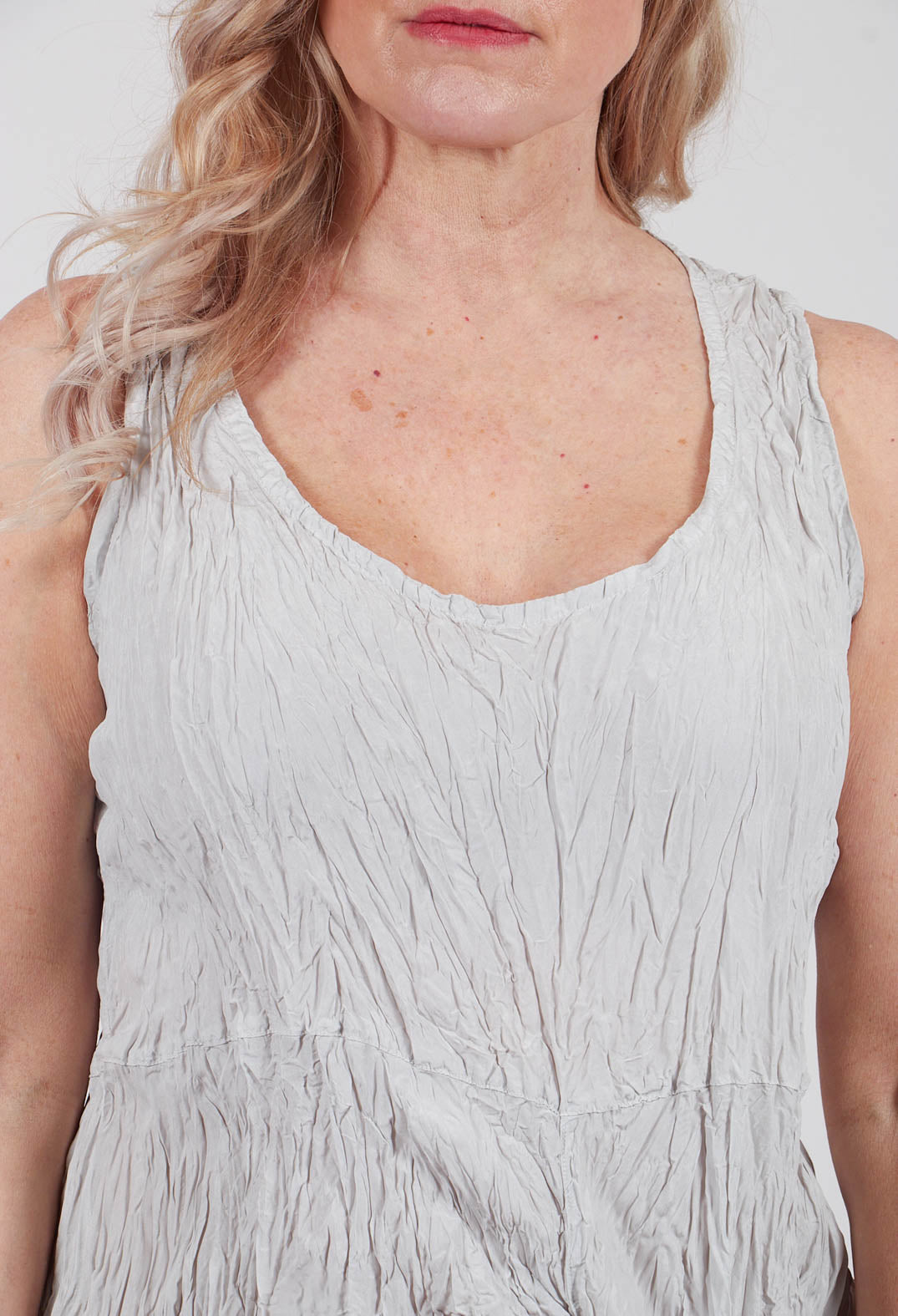 Licht-Crash Dress in Pliz