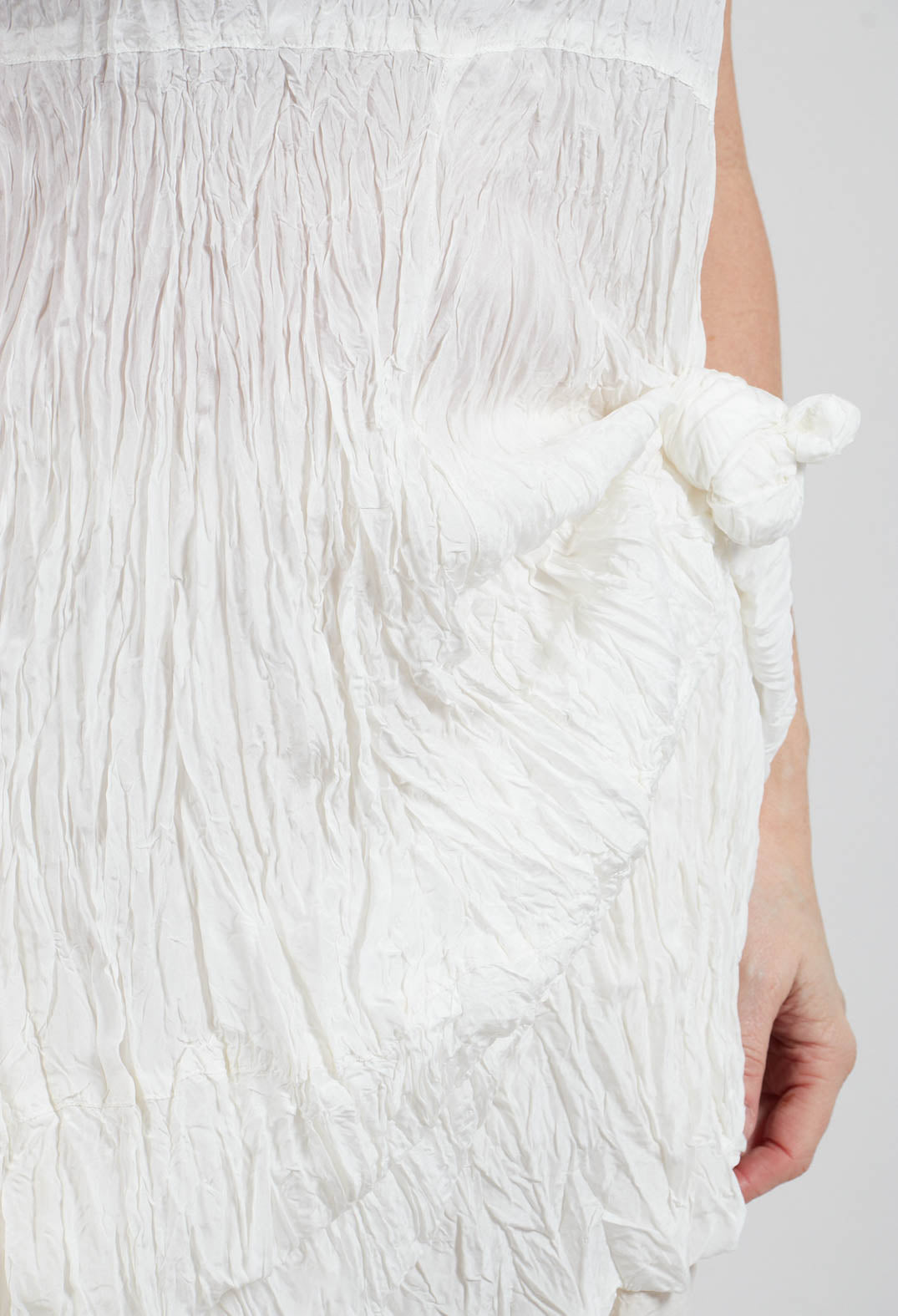 Licht-Crash Dress in Schnee