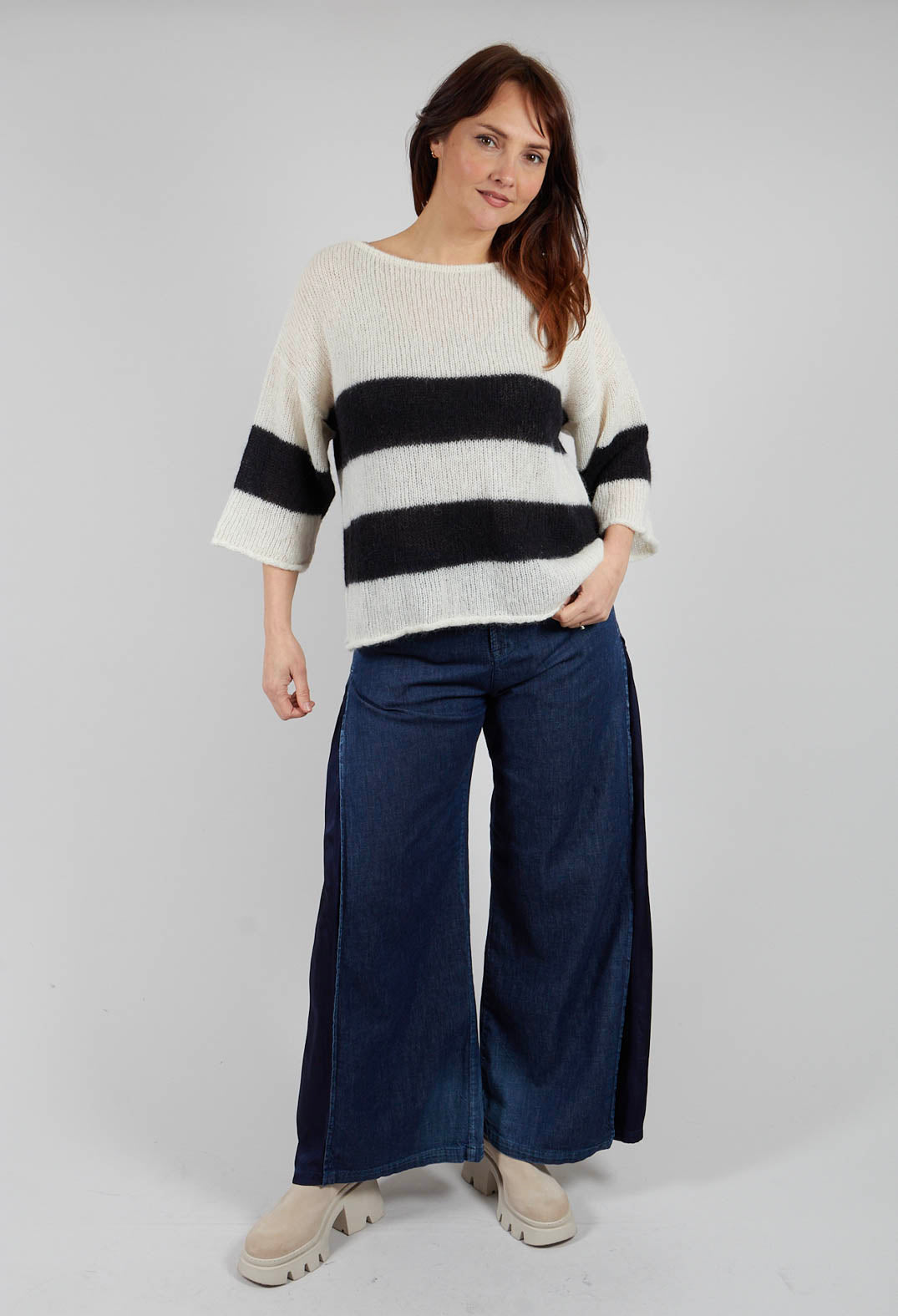 Light and Fluffy Pullover in Off White and Nero