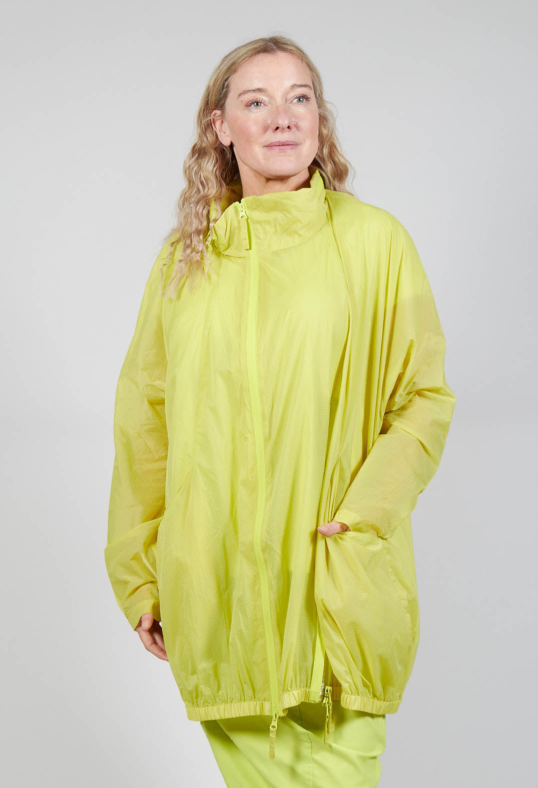 Lightweight Coat with Zip in Sun