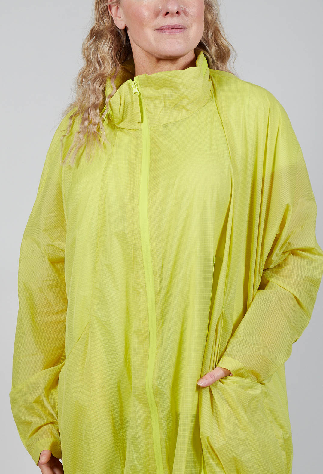 Lightweight Coat with Zip in Sun