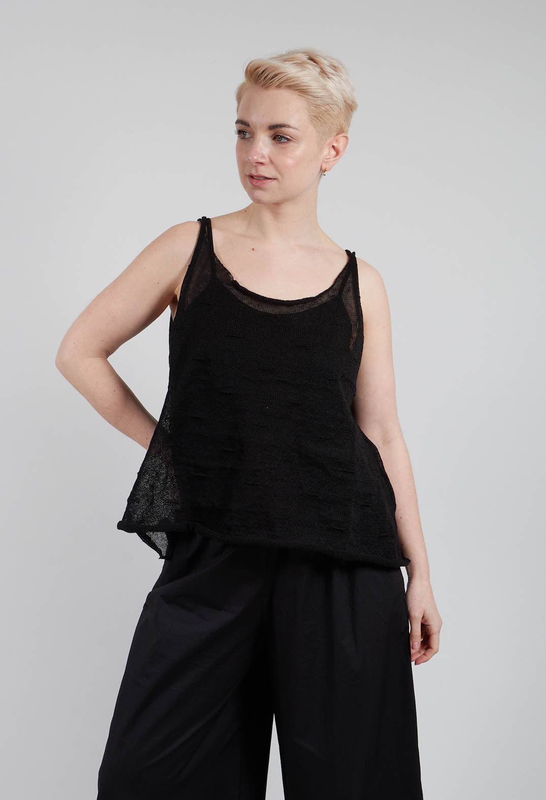 Linen Vest Top in Nero