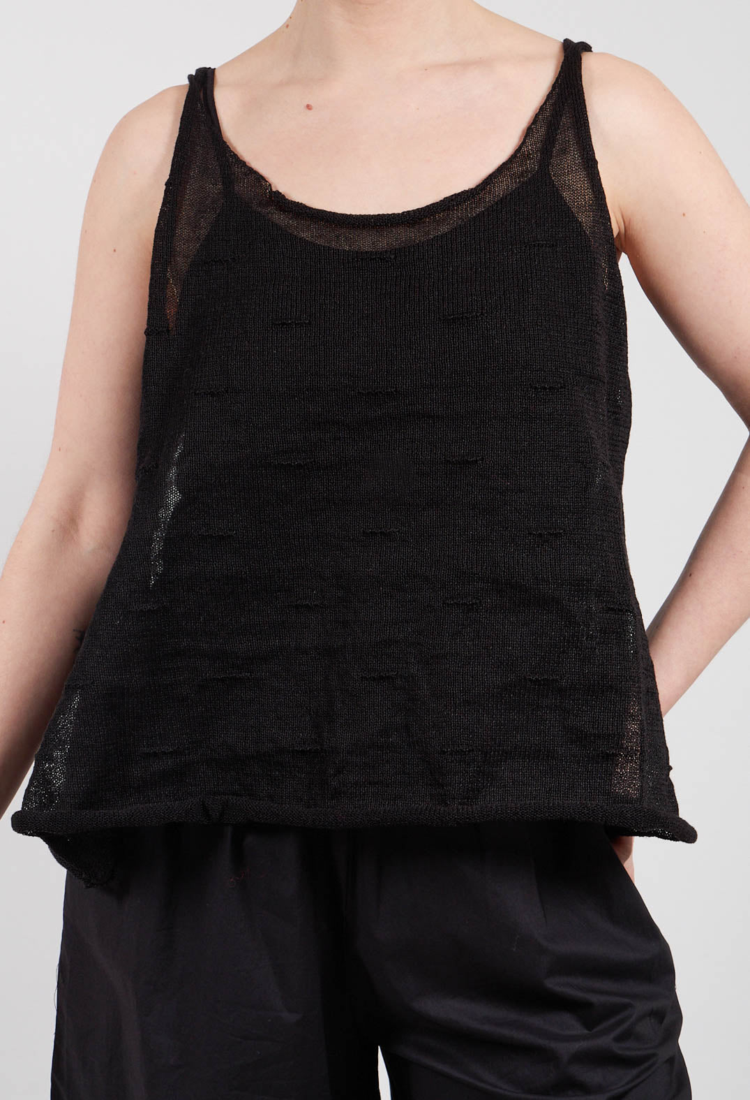 Linen Vest Top in Nero