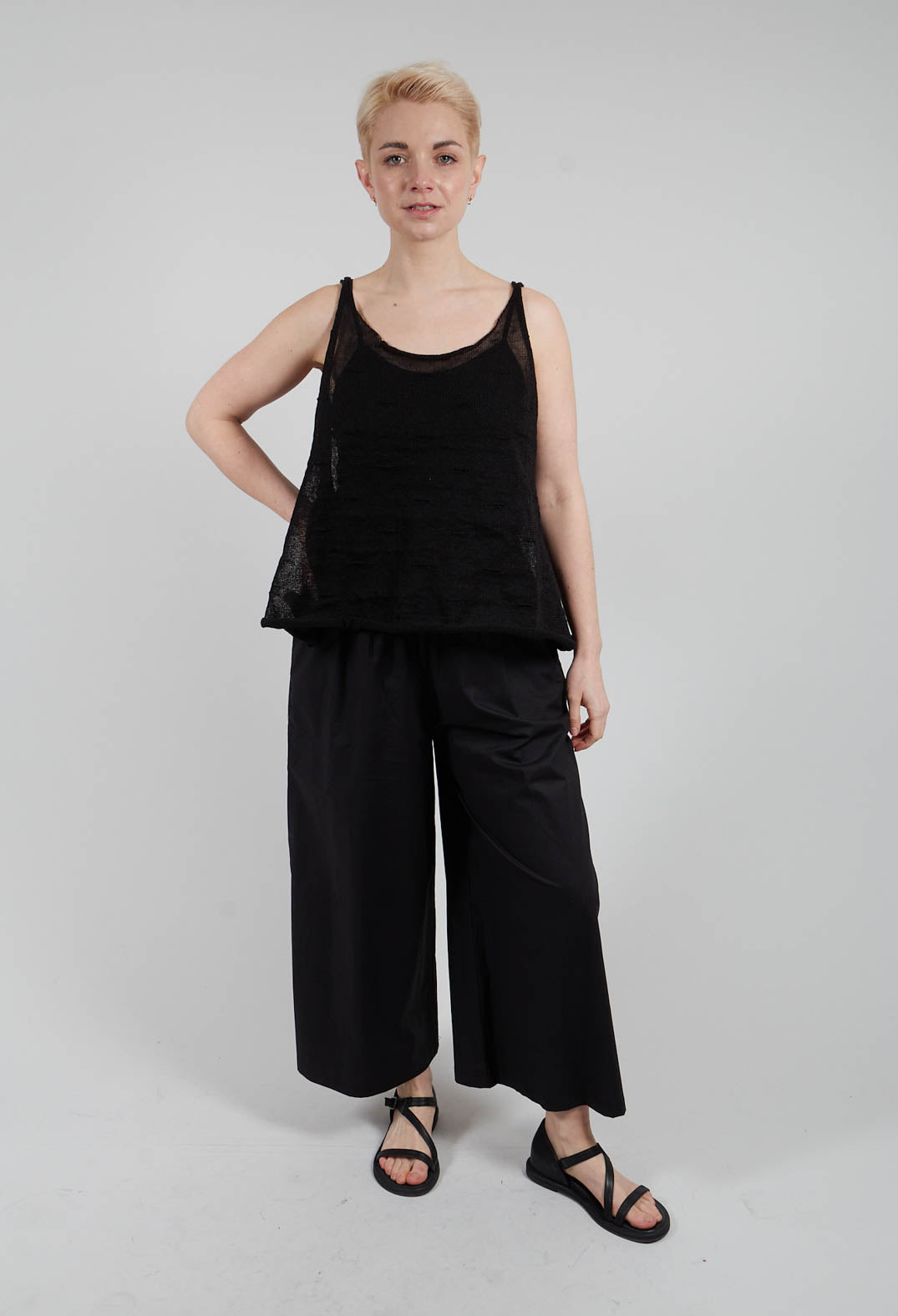 Linen Vest Top in Nero