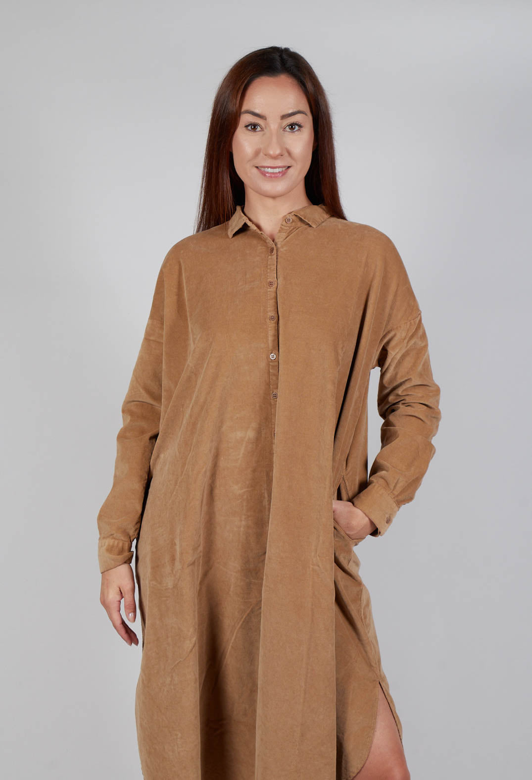 Long Shirt Dress V in Sugar