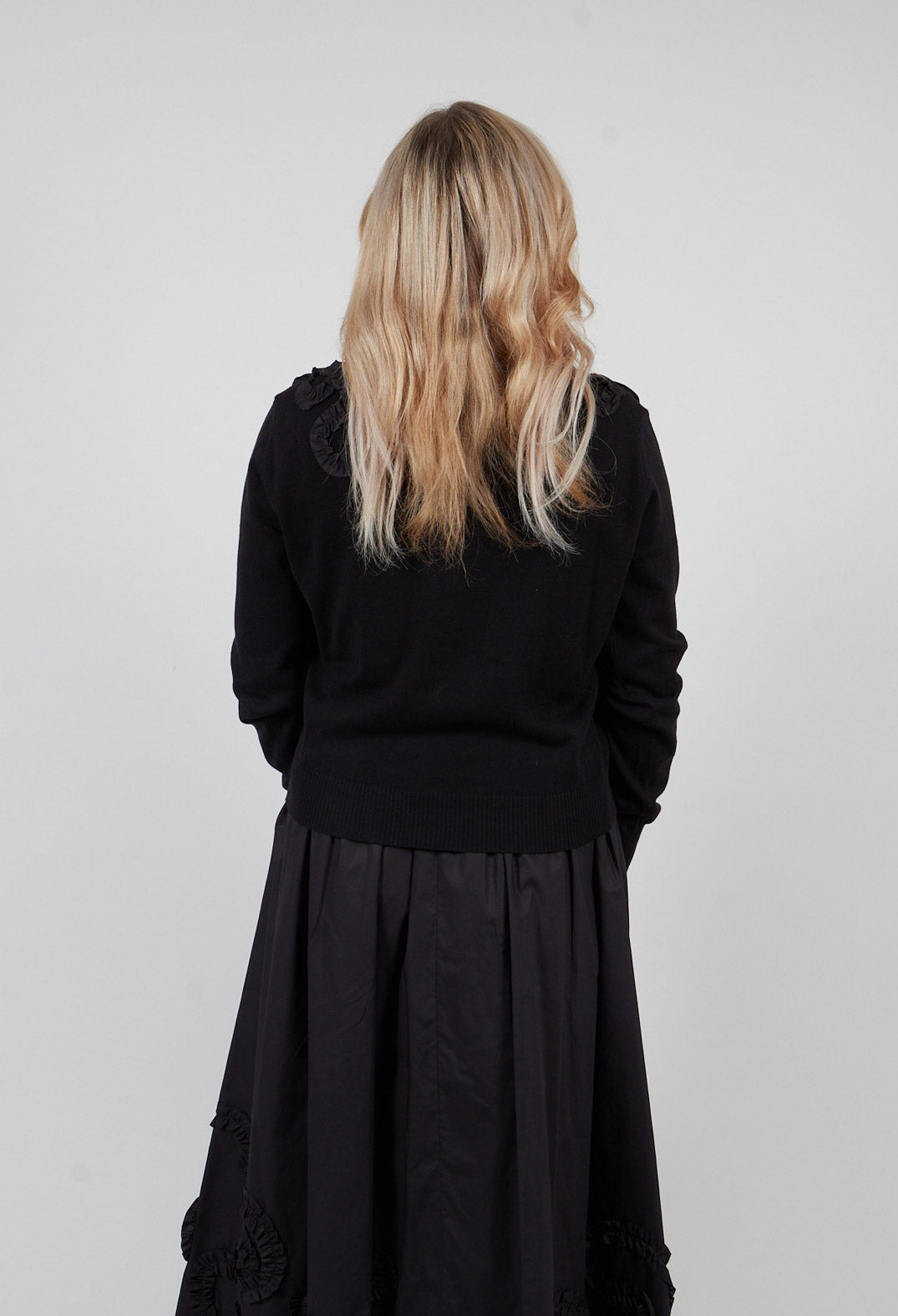 Long Sleeved Cardigan in Nero