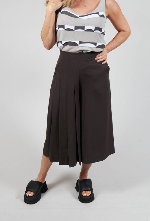 Mid Length Pleated Trousers in Khaki