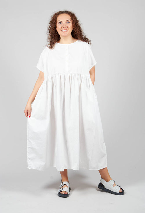 Modeapostel Dress in Schnee