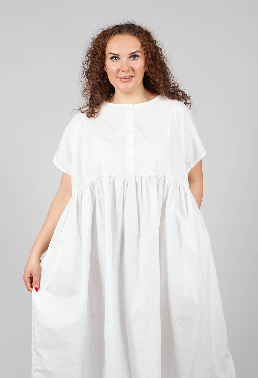 Modeapostel Dress in Schnee