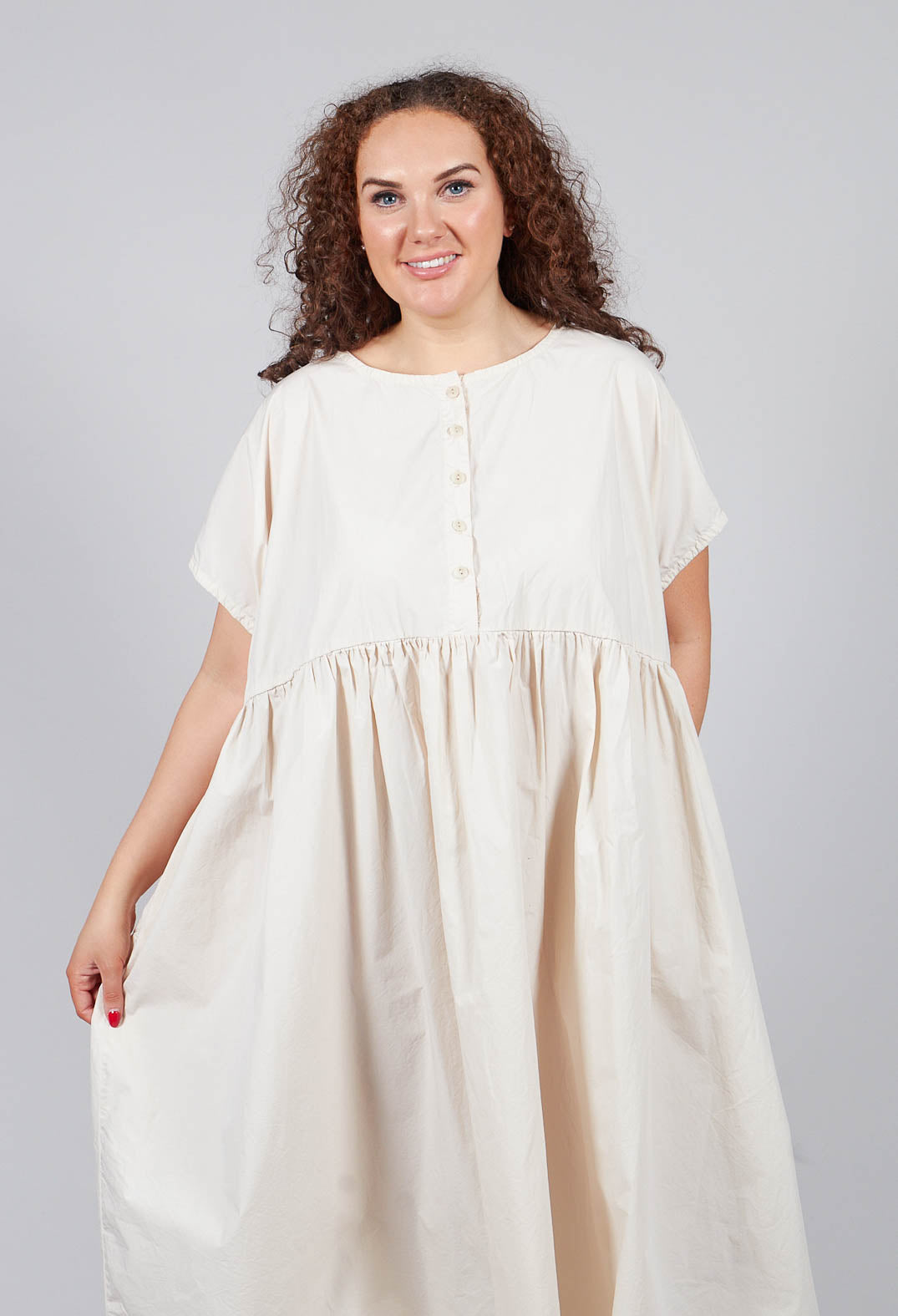 Modeapostel Dress in Stroh