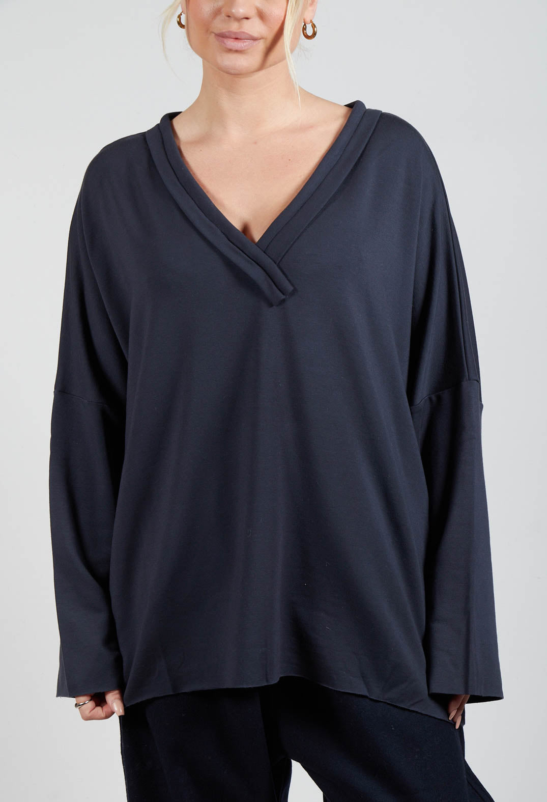 Modelo Top in Carbon Blue