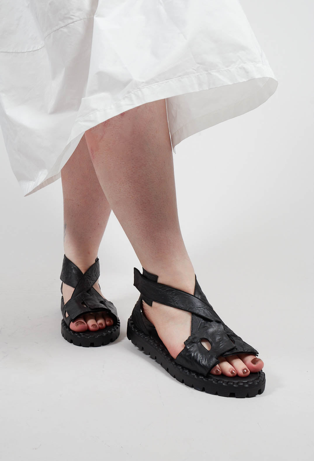 Moonie Strap Sandals in Black