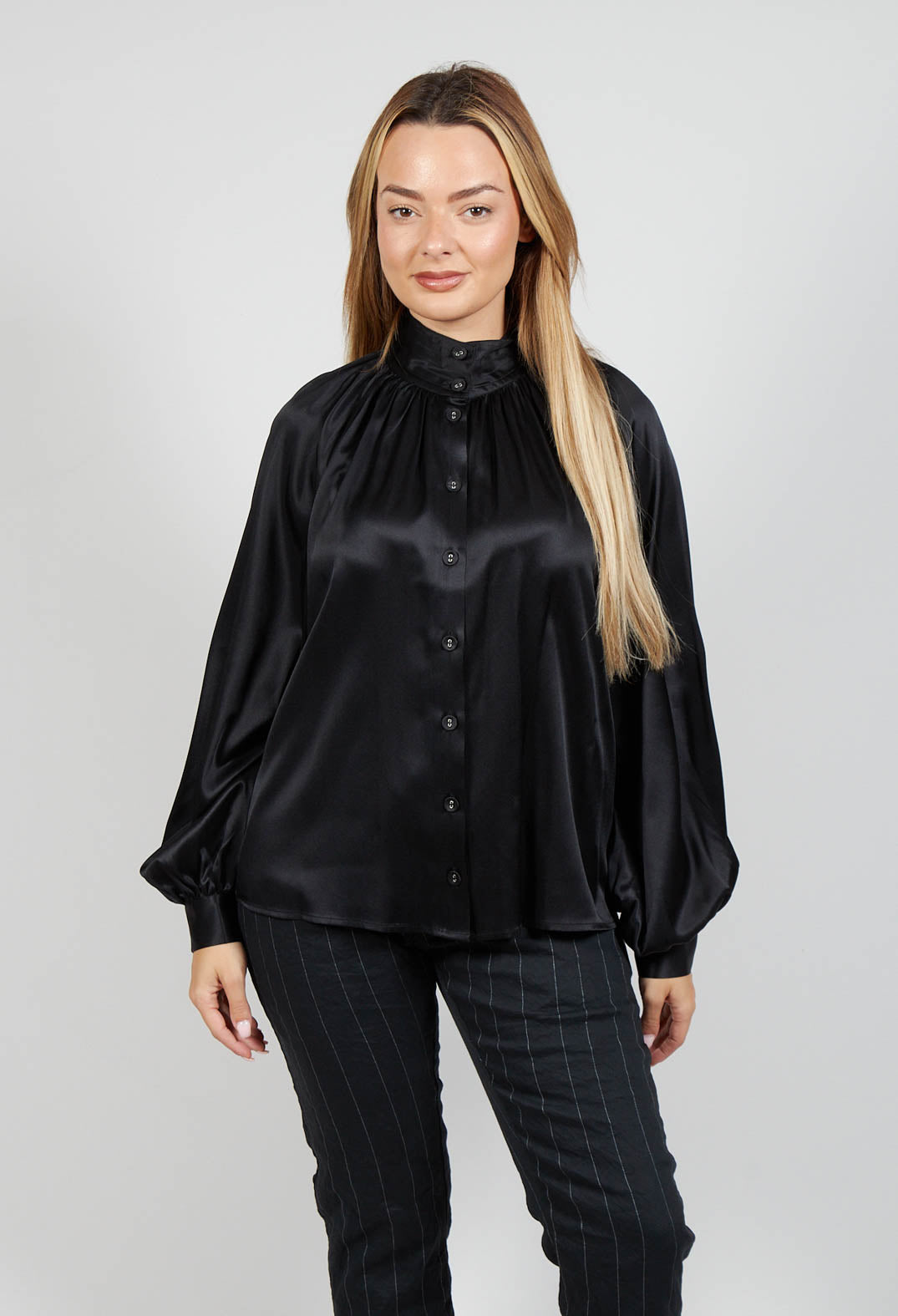 Nitadea Blouse in Black