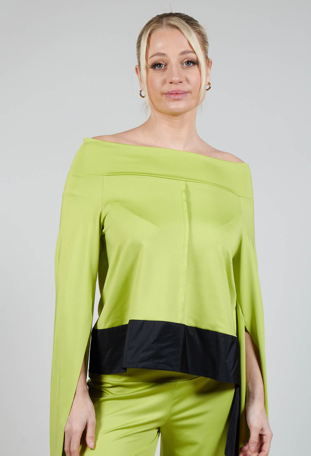 OSTA Shirt in Light Green Black