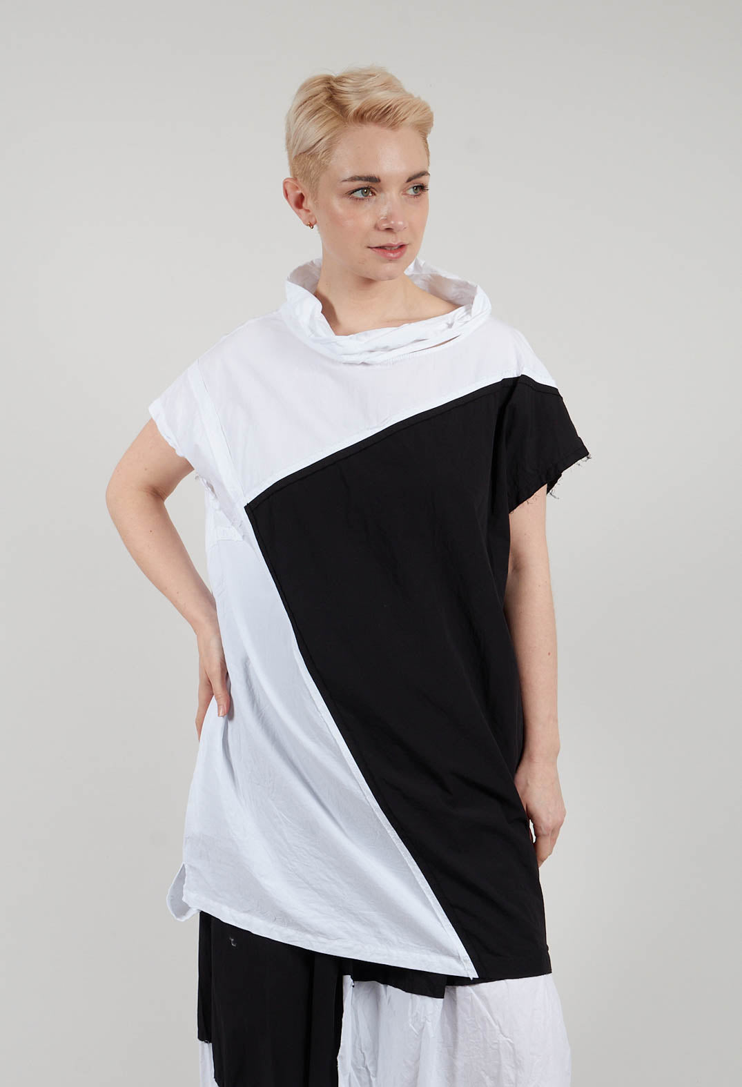 Okej Tunic in White with Black