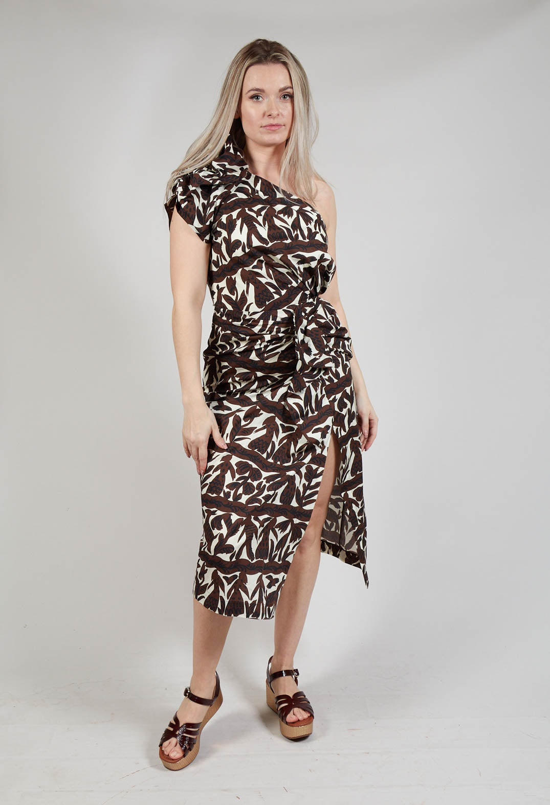 One-Shoulder Fitted Dress in Avorio and Cacao