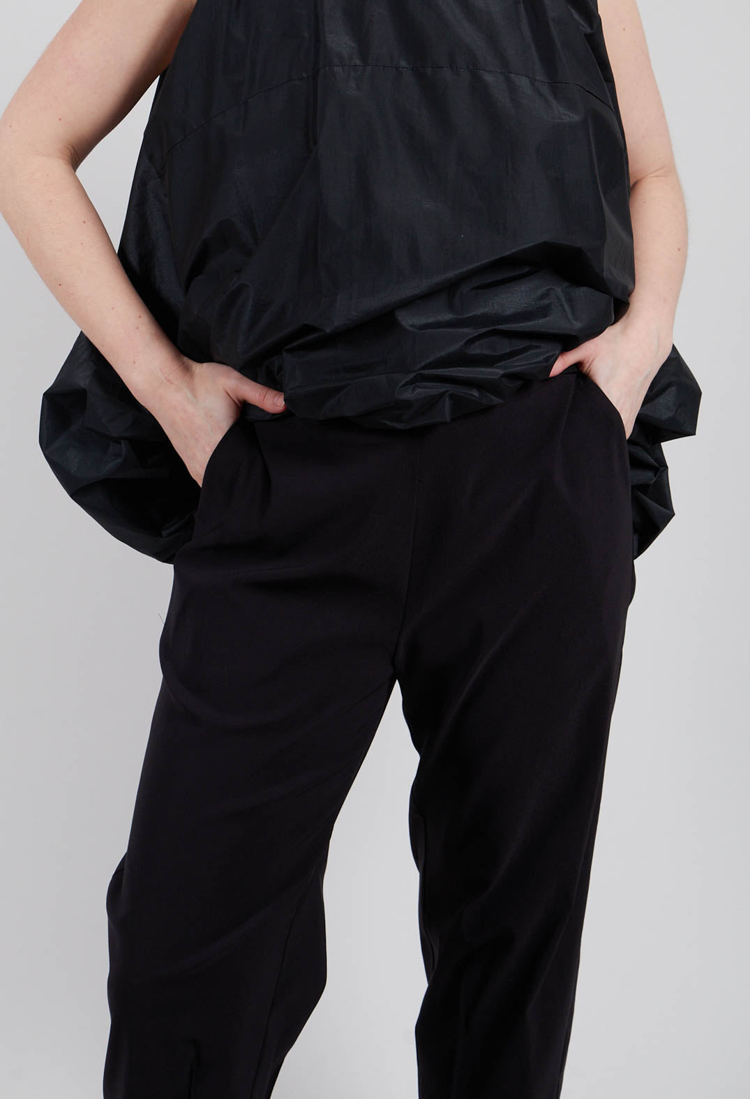 Opik Pants in Black