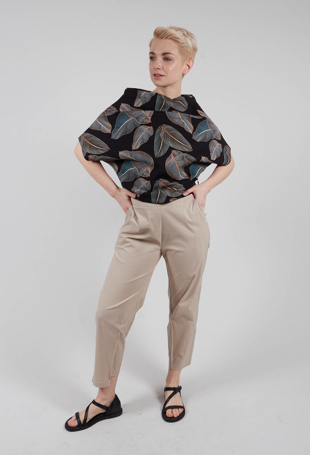 Opik Pants in Sand Beige