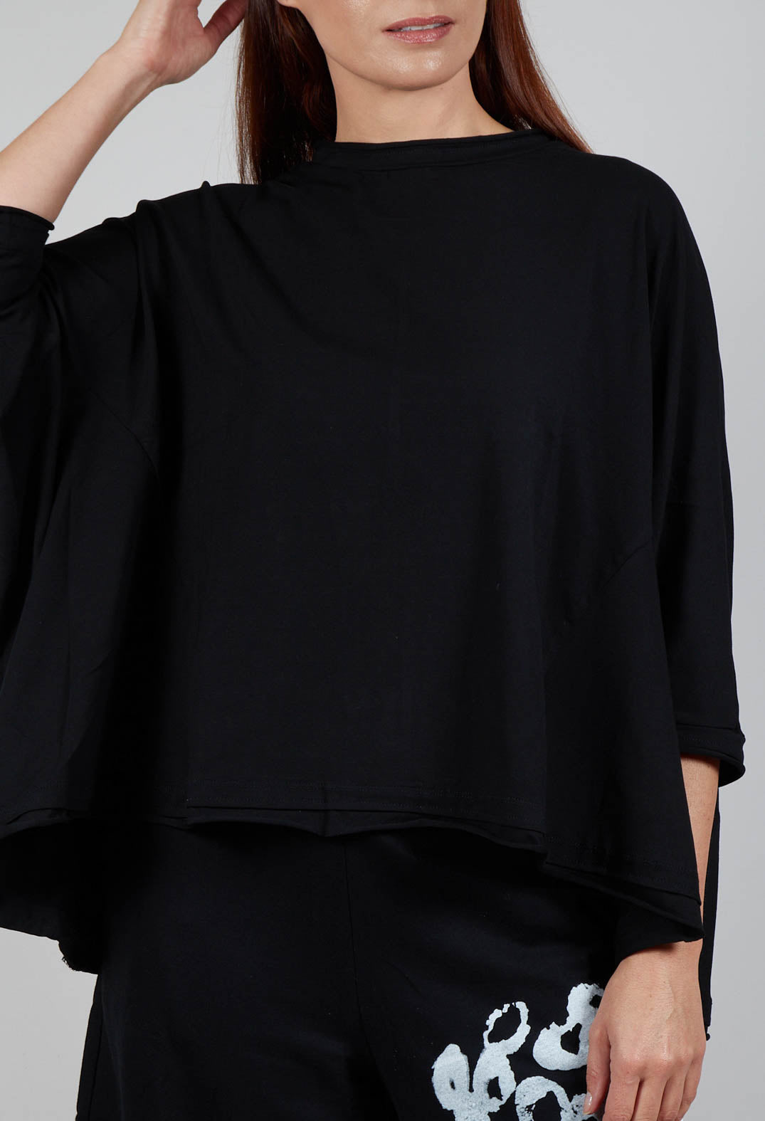 Overszied Dipped Hem Top in Black