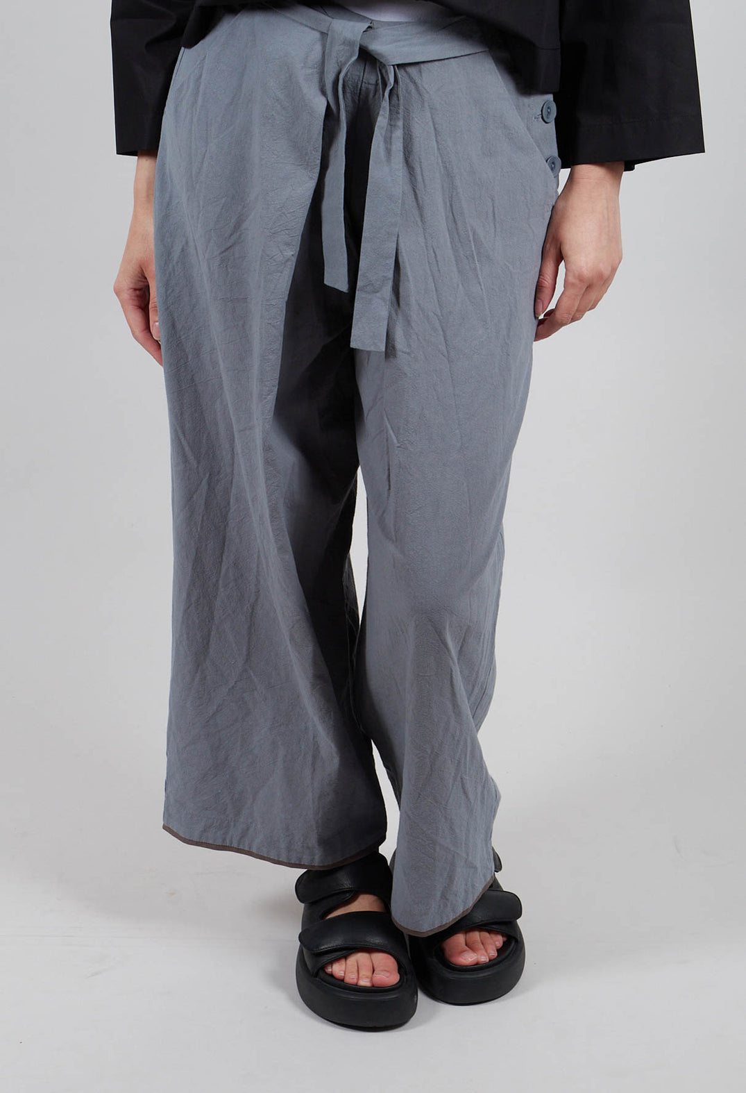 Wide Leg Trousers with Tie Waist in Vernil
