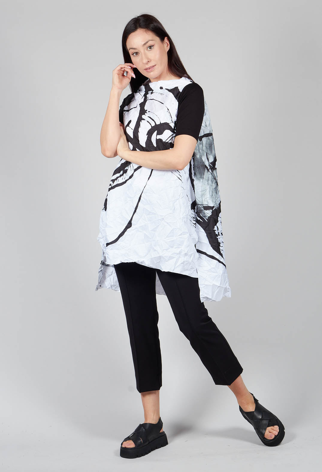 PORS Top in Black White Colourful