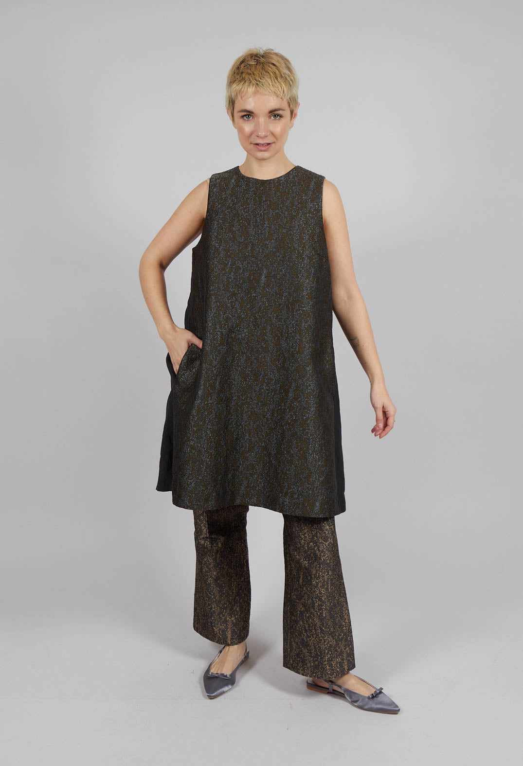 Nuovo Borgo Green Shift Dress with Textured Front Nuovo Borgo Green Shift Dress with Textured Front