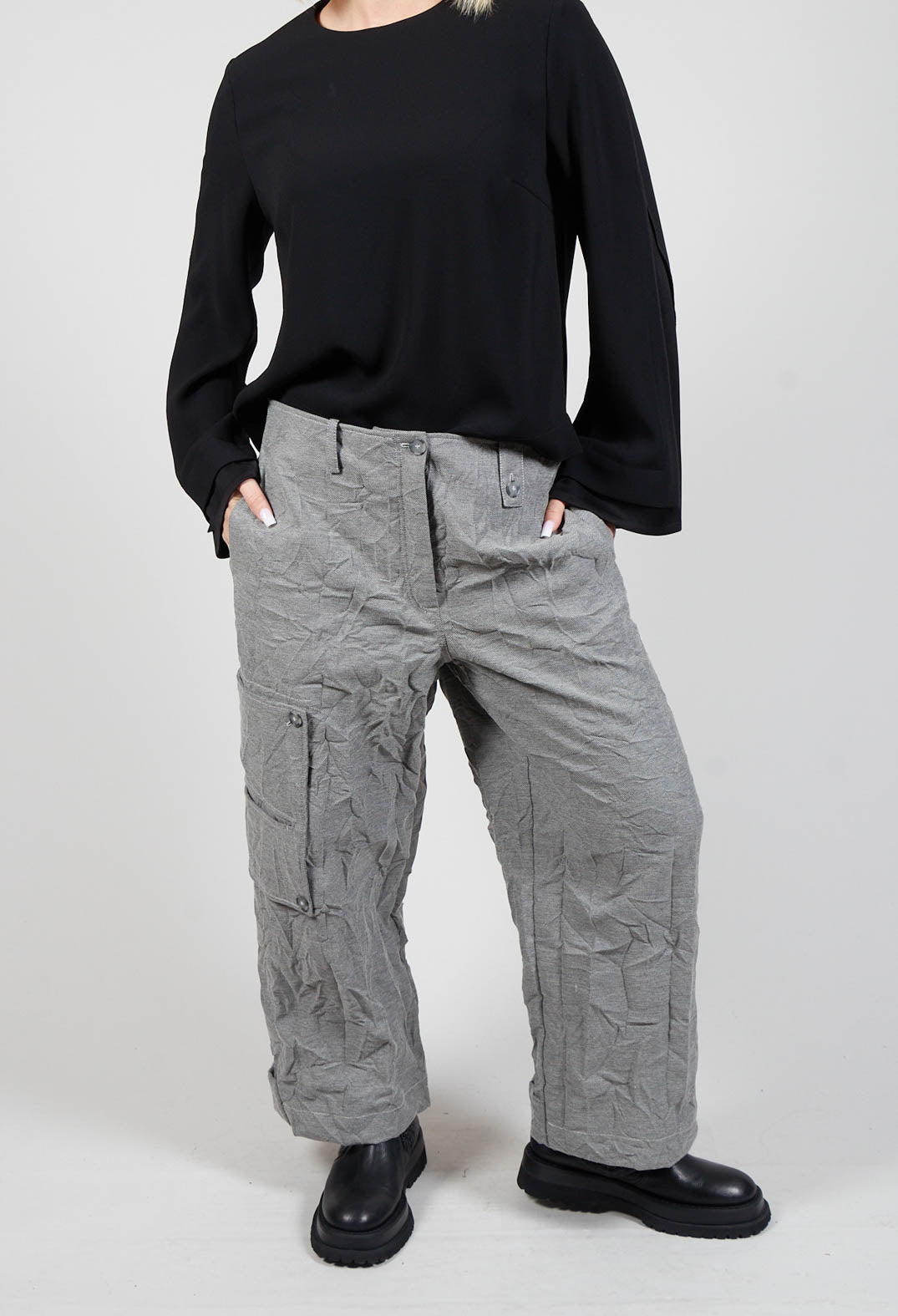 ladies wide leg trousers in anthra with side pockets, belt loops and button fastening