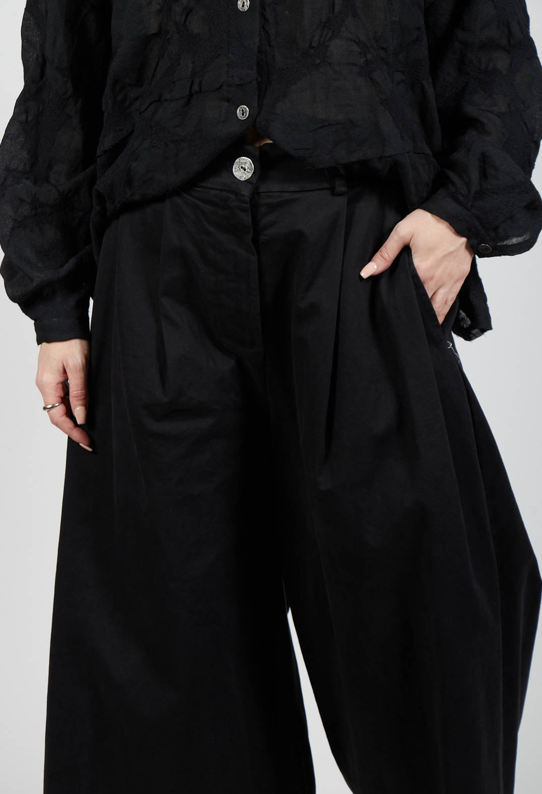 Pleat Front Trousers in Gabardina di Cotone Nero