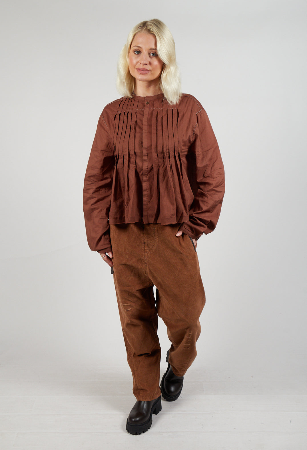 Pleat Shirt in Brown