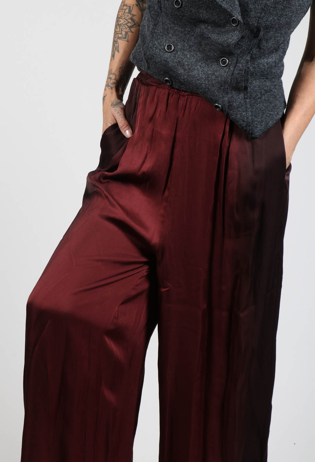 Pleat Trousers in Degrade Sangue