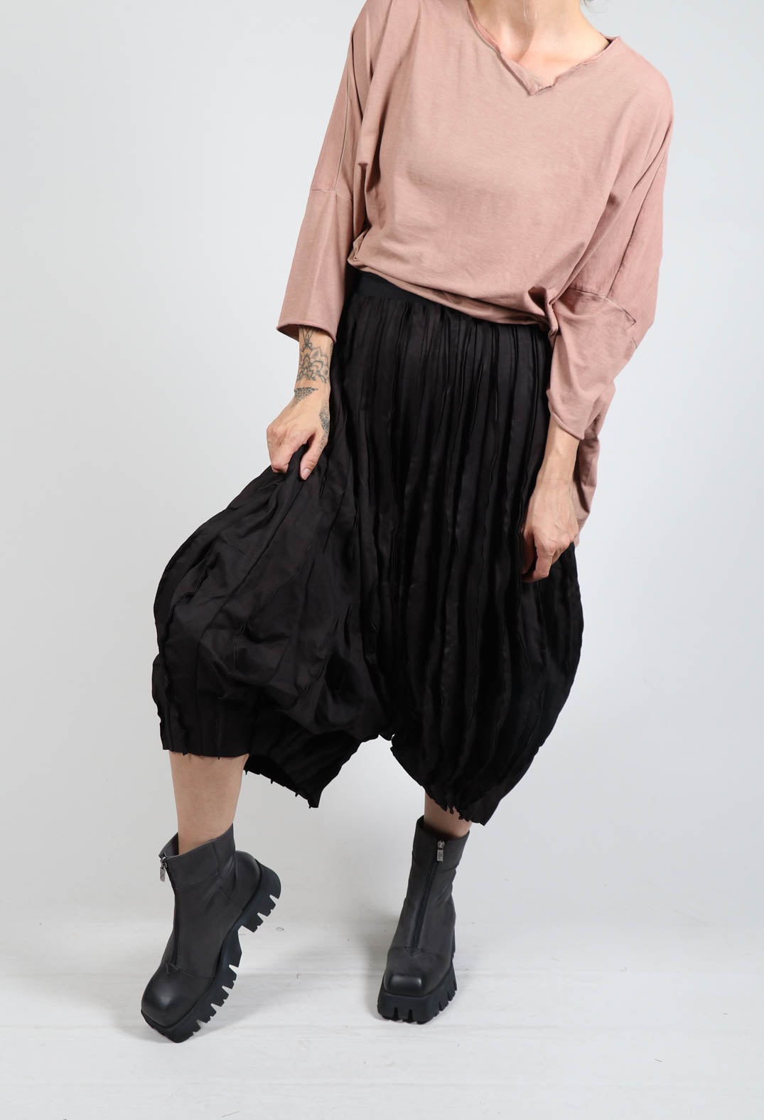 Pleated Trousers in Espresso Print