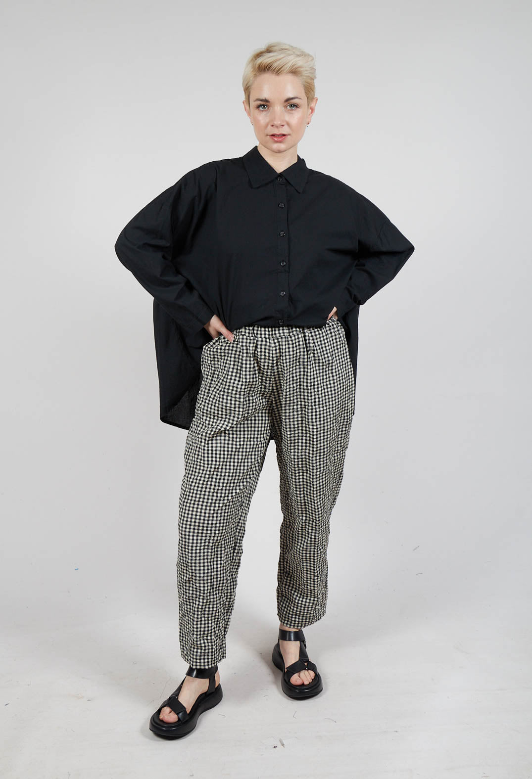 Preciso G Trousers in Nero