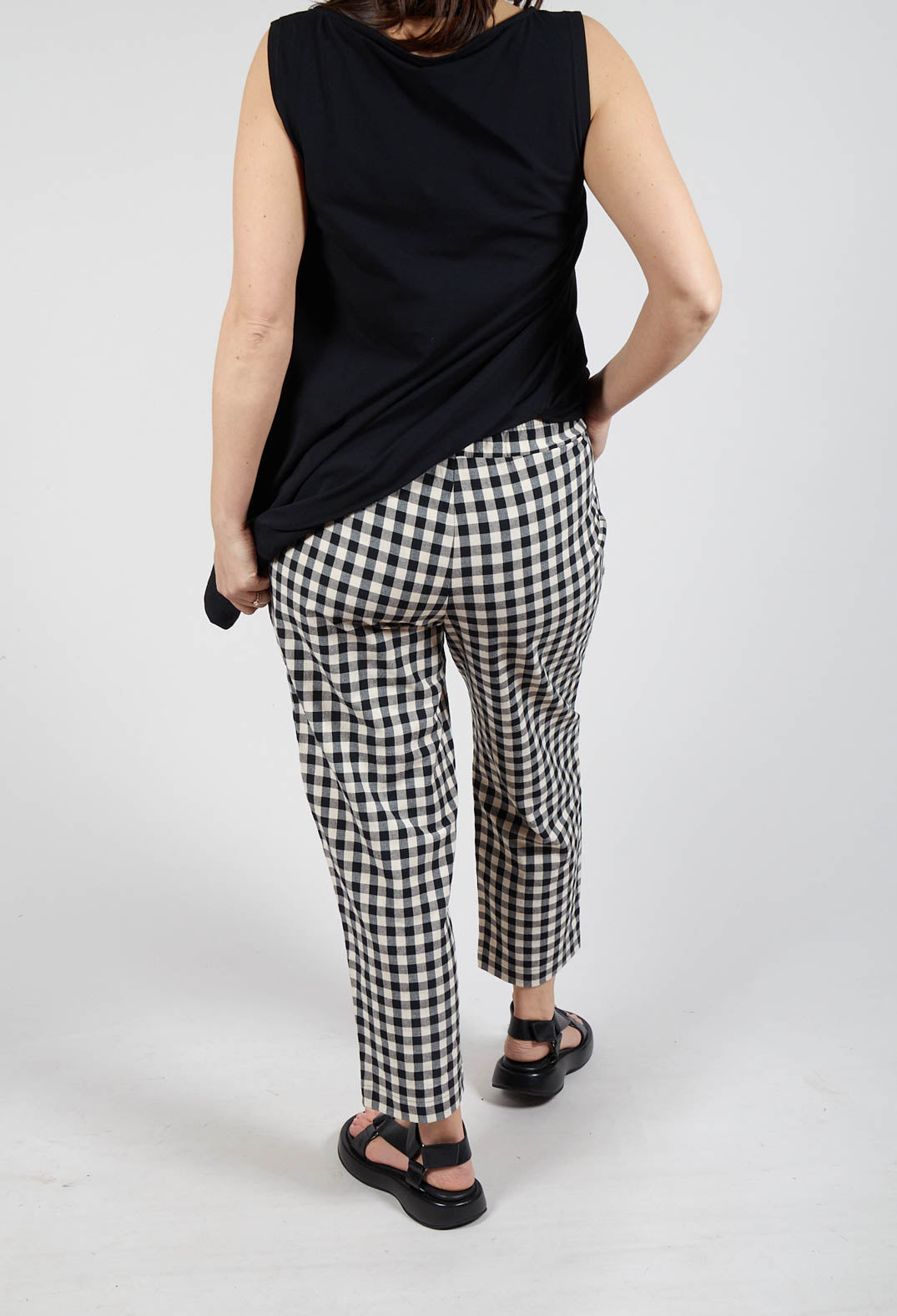 Preciso Q Trousers in Nero