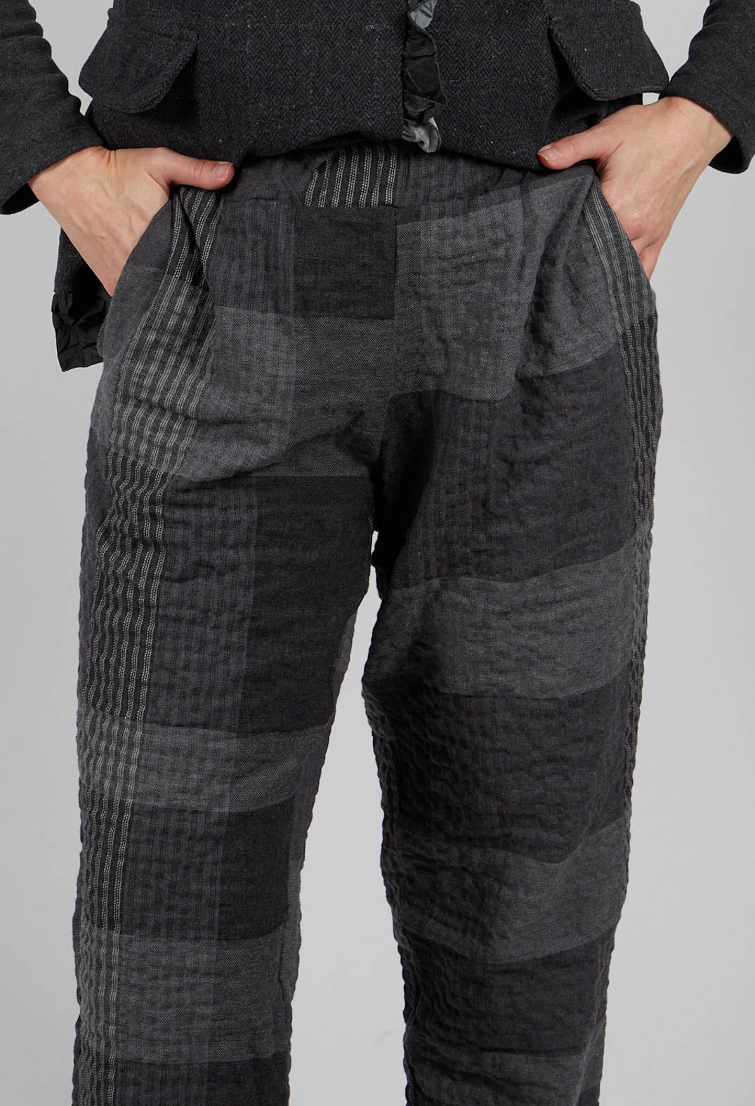 Preciso S Tsant Check Trousers in Antracite