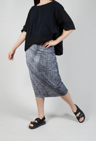 Pull On Fitted Skirt in Black print