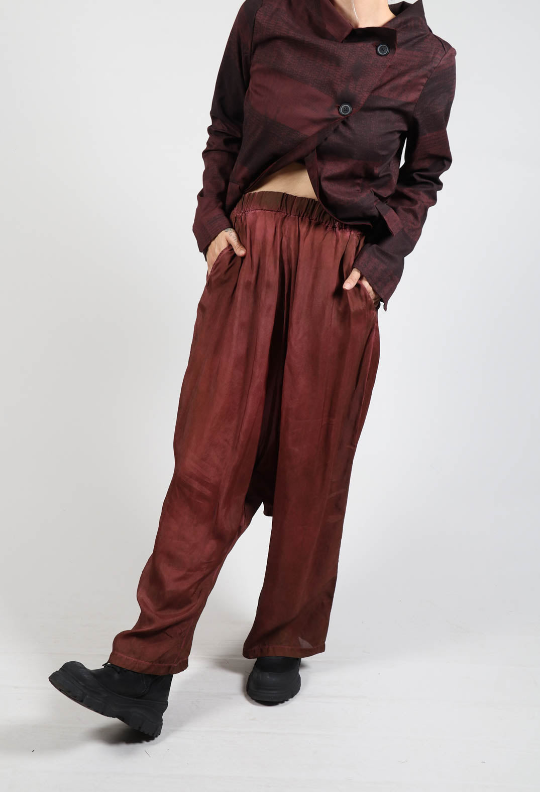 Pull on Straight Trousers in Rust Cloud