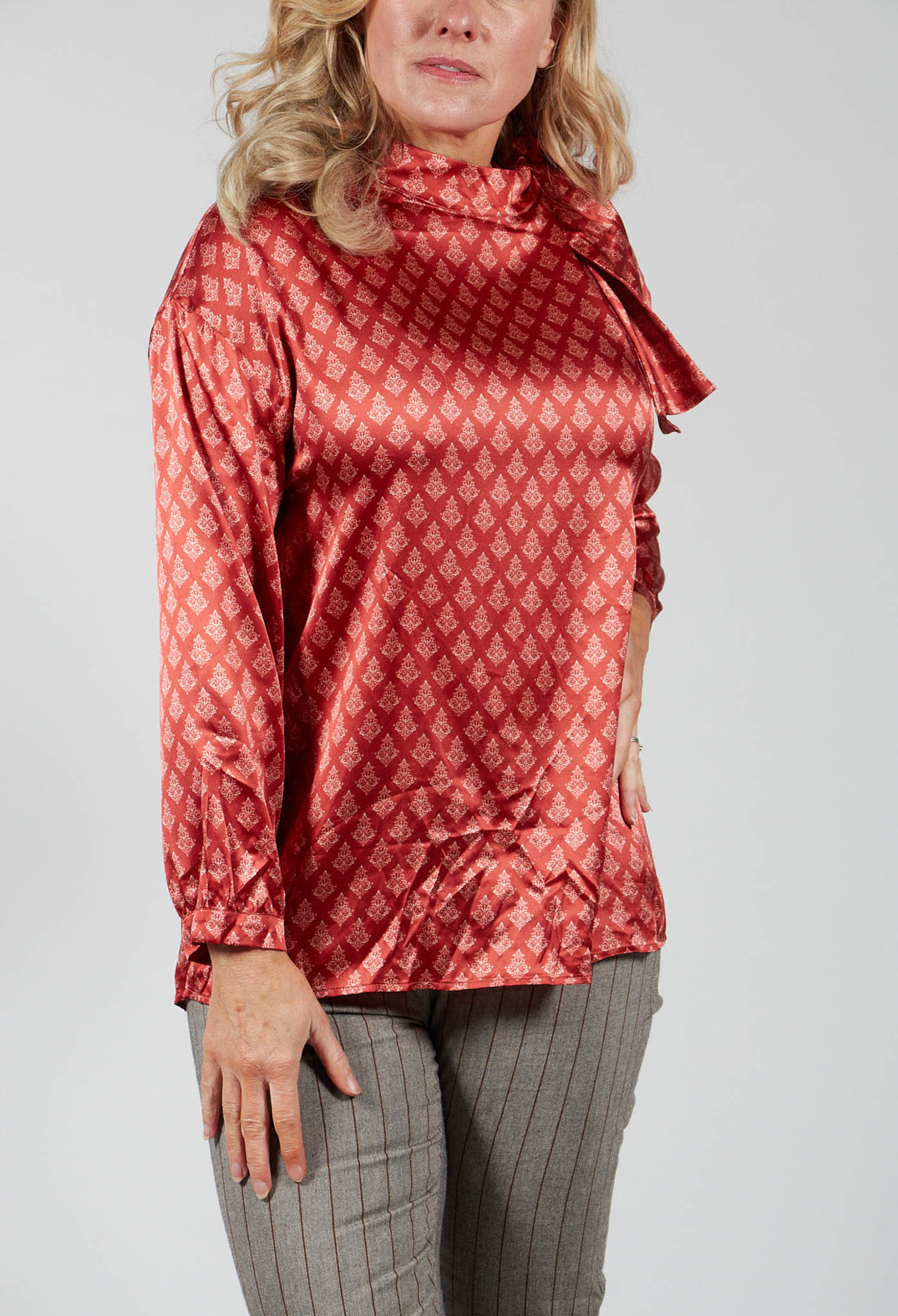 Silk Bow Shirt in Vulcano
