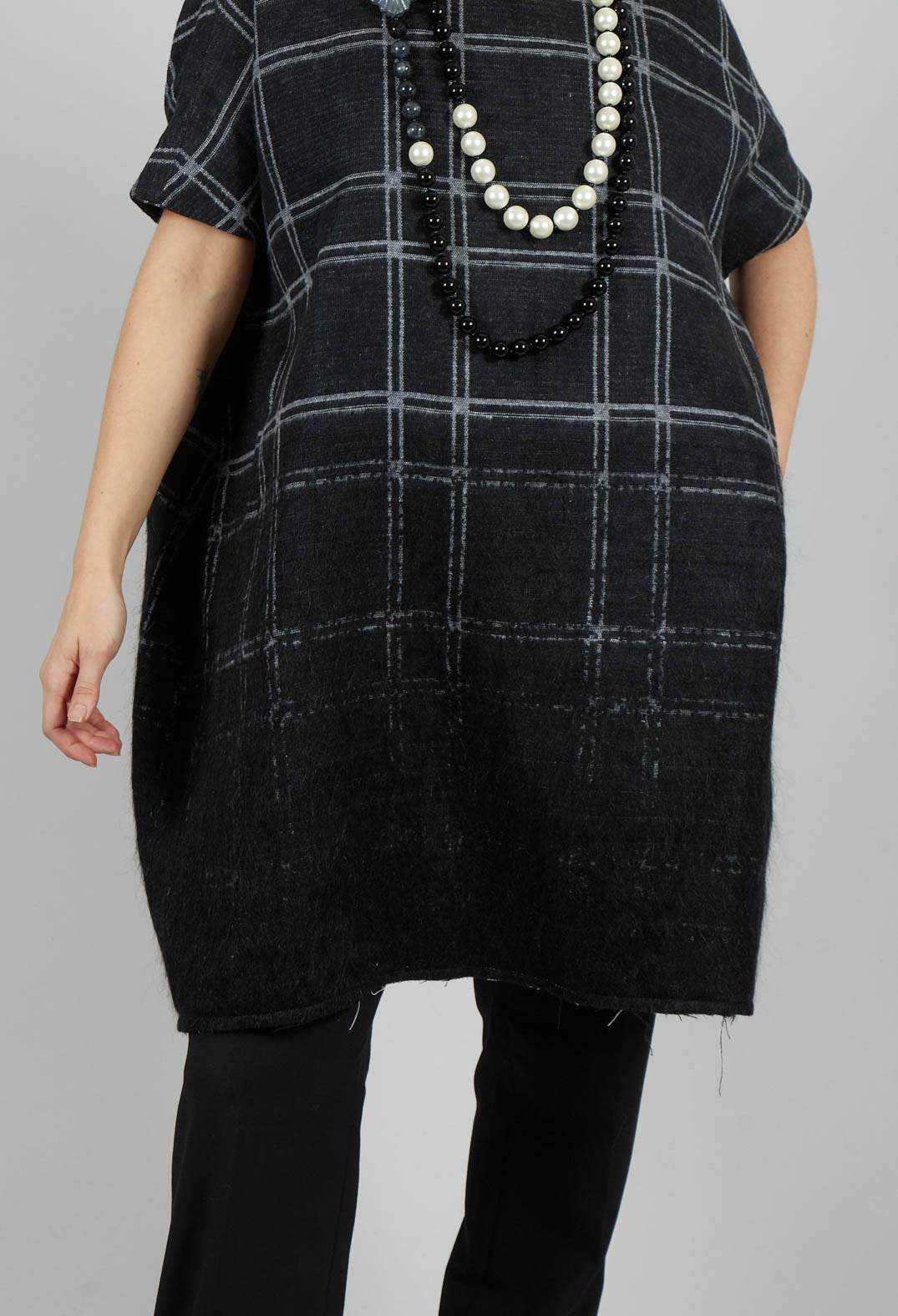 Short Sleeve Wide Fit Dress in Black Check