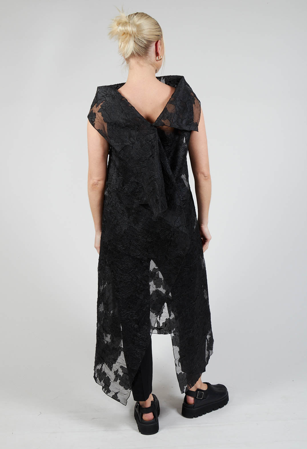 ROBA1 Top in Black