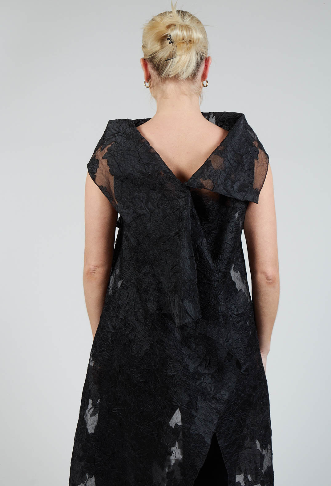 ROBA1 Top in Black
