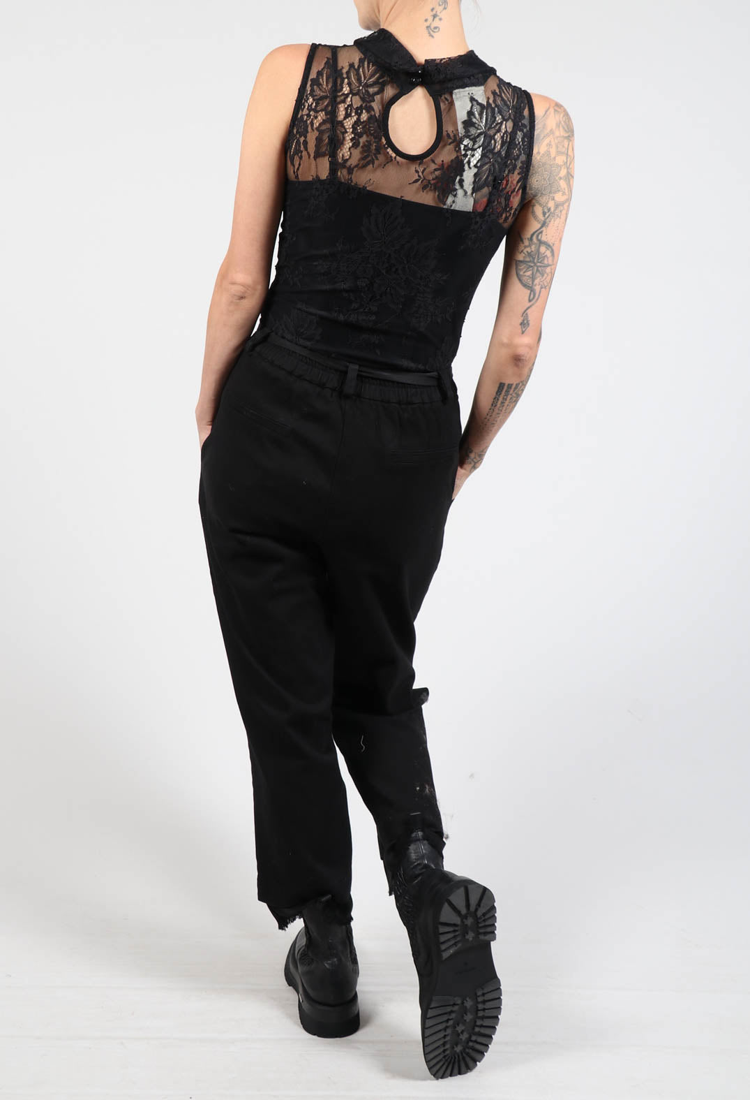 Raw Edge Belted Trousers in Raso Nero