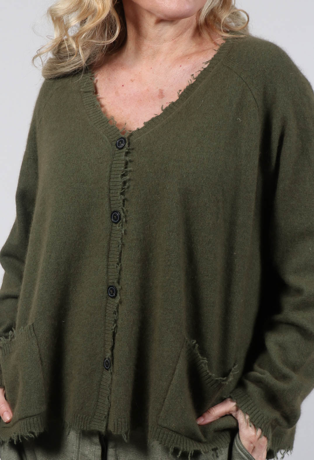 Raw Hemmed Cardgian in Olive