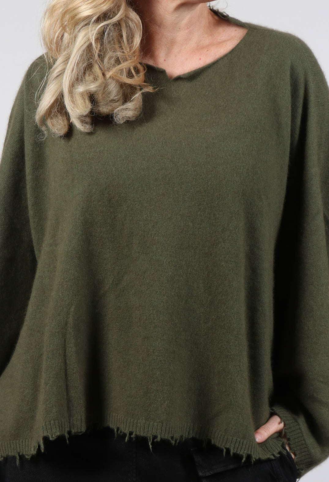Raw Hemmed Wool Round Neck Jumper With Stitch Detailing in Olive