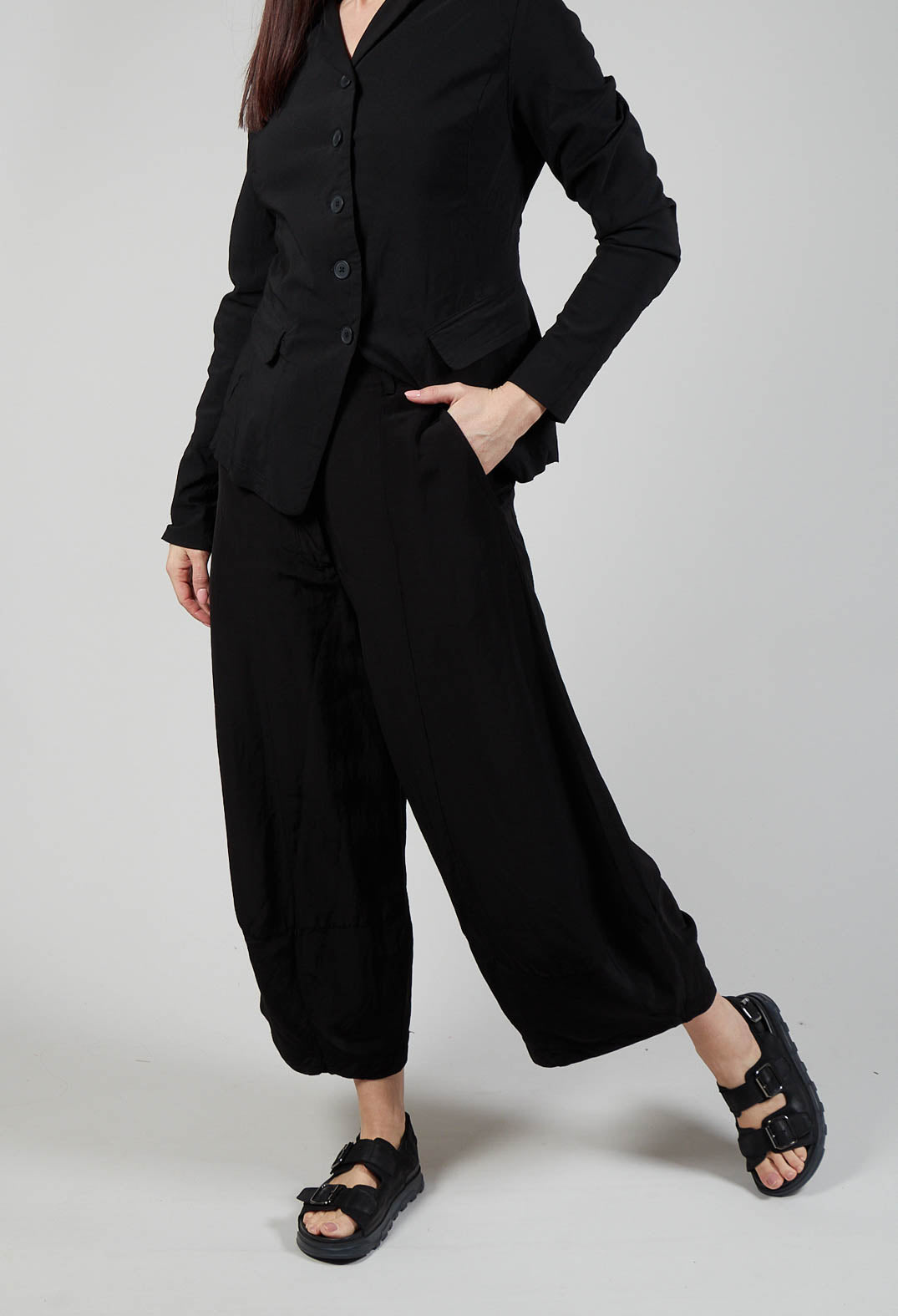 Relaxed Fit Balloon Trousers in Black