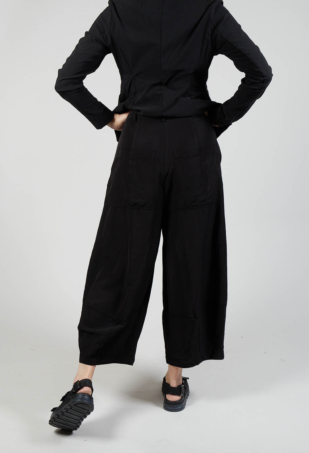 Relaxed Fit Balloon Trousers in Black
