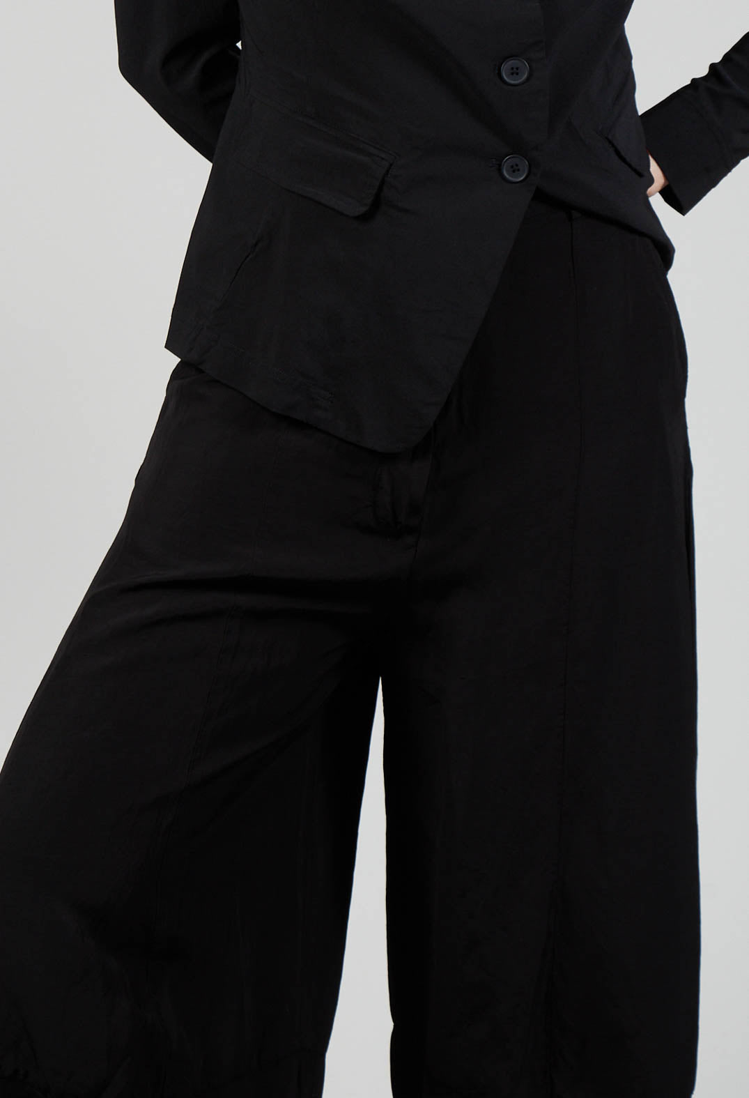 Relaxed Fit Balloon Trousers in Black