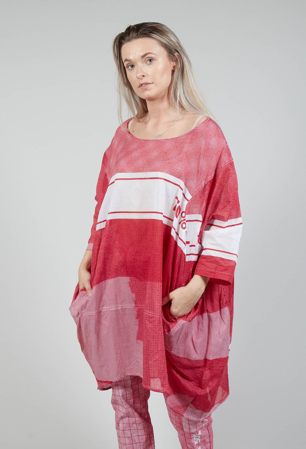 Relaxed Fit Cotton Top in Chili Print