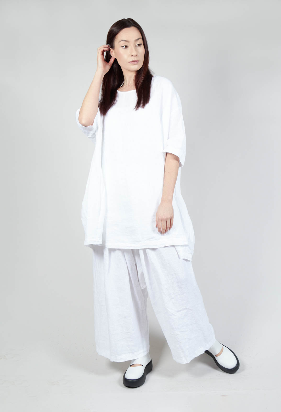 Relaxed Fit Linen Top in White