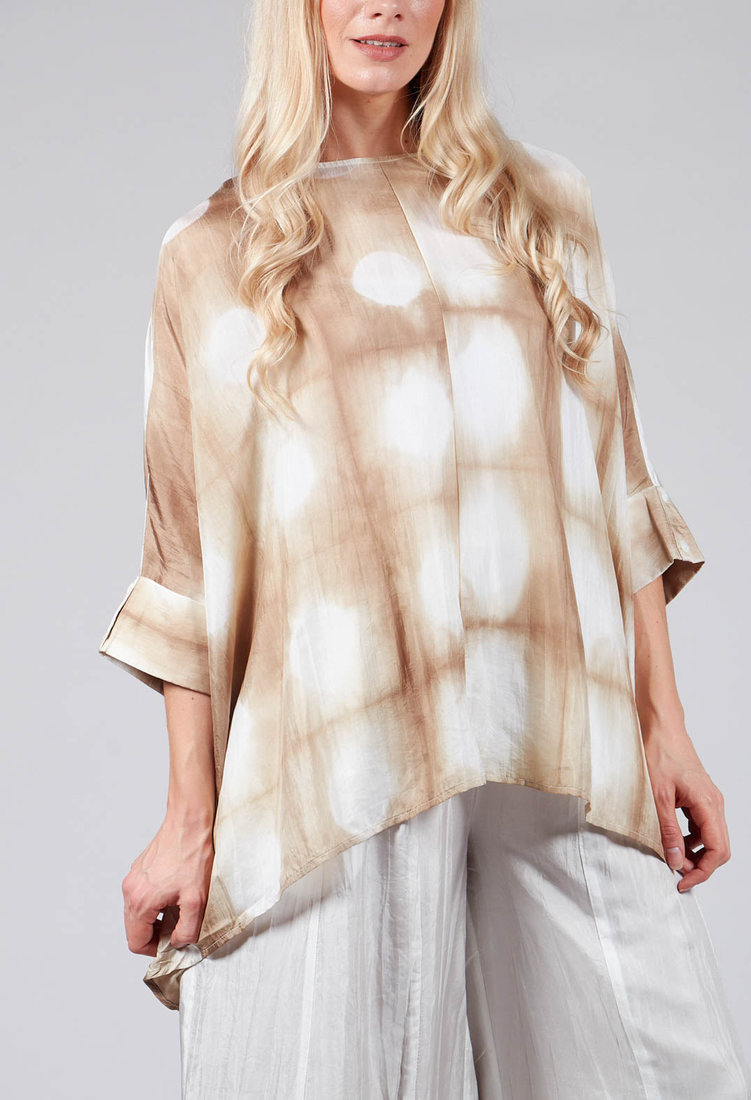 Rene Round Neck Shirt in Beige and White