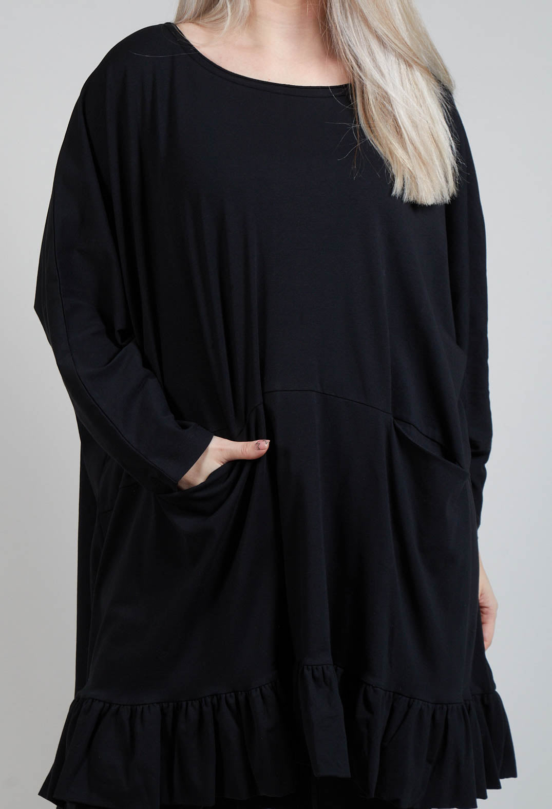 Ruffled Hem Top in Black